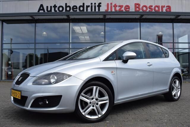 Grijs, metallic lak Gebruikt 2010 Seat Leon Style Hatchback | € 4.950 - Afbeelding 1/4