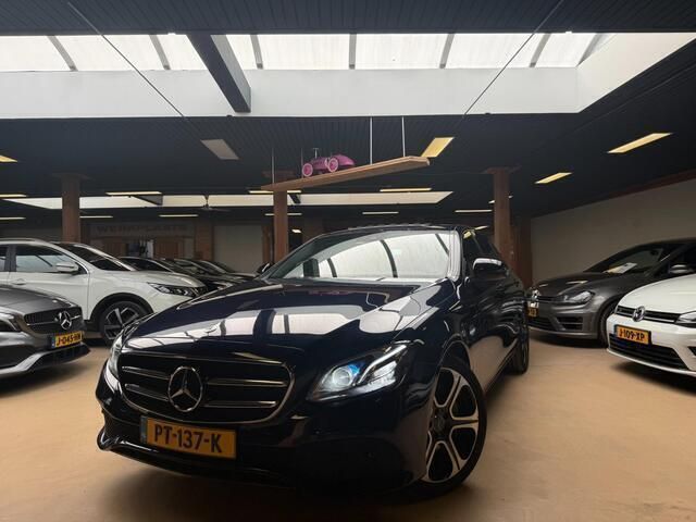 Blauw Gebruikt 2016 Mercedes E220 Prestige Sedan | € 18.750 (Eerlijke prijs) - Afbeelding 1/4