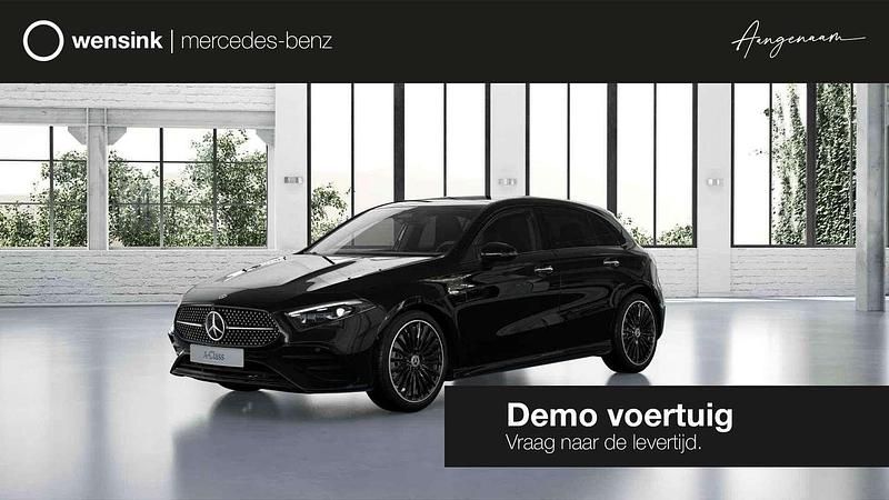 Zwart, metallic lak Gebruikt 2025 Mercedes A250 Business Hatchback | € 43.900 (Duur) - Afbeelding 1/4