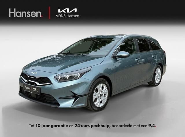 Grijs Gebruikt 2024 Kia Ceed Hatchback | € 24.945 (Iets duurder) - Afbeelding 1/4