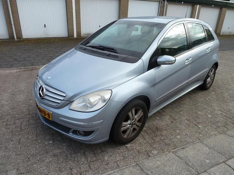 Blauw Occasion 2009 Mercedes B170 MPV | € 950 (Eerlijke prijs) - Afbeelding 1/4