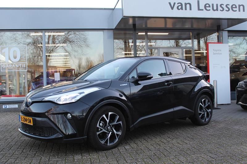 Zwart Gebruikt 2021 Toyota C-HR SUV | € 21.999 (Goede deal) - Afbeelding 1/1