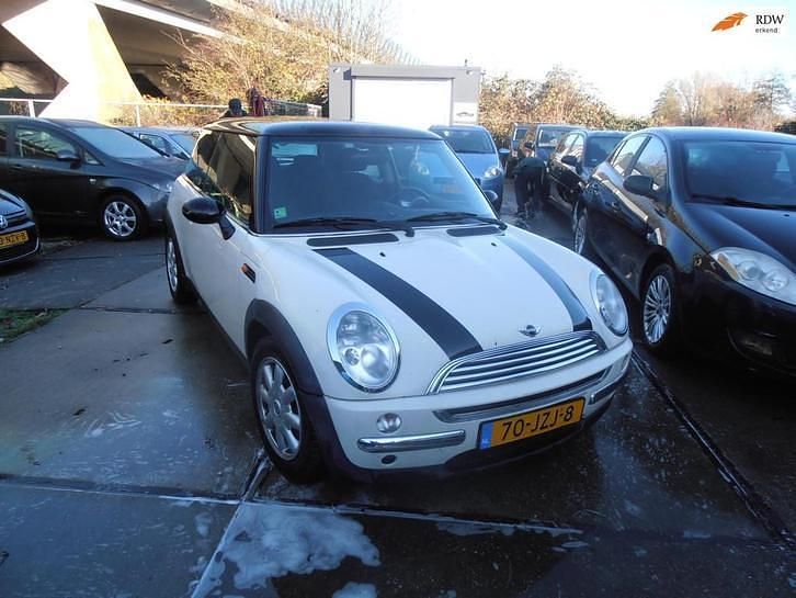 Wit Gebruikt 2006 Mini Cooper Hatchback | € 1.450 (Goede deal) - Afbeelding 1/4