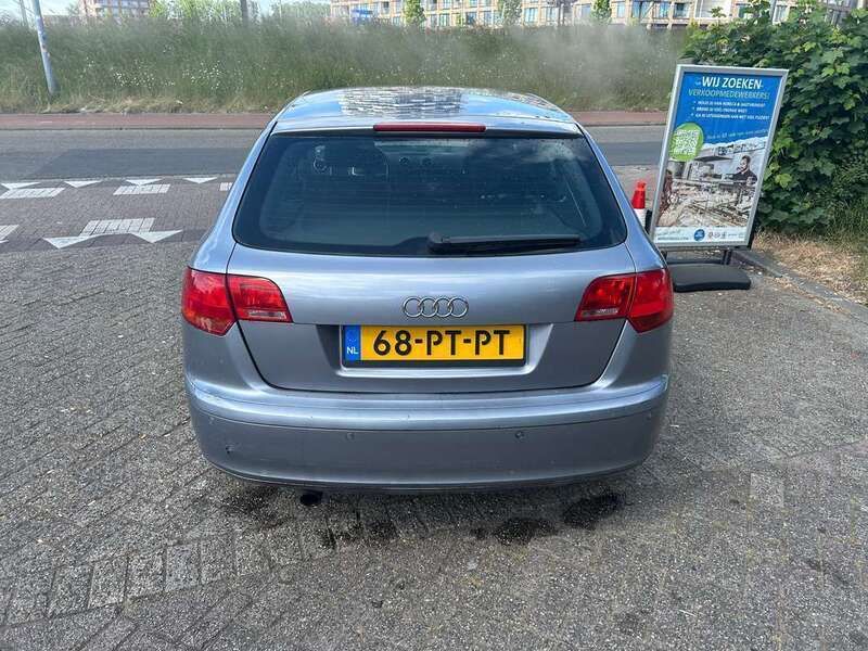 Zilver Gebruikt 2004 Audi A3 Ambiente Hatchback | € 3.500 (Iets duurder) - Afbeelding 1/4