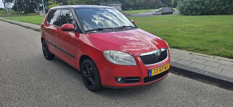 Gebruikt 2007 Skoda Fabia Ambiente Sedan | € 1.800 (Eerlijke prijs) - Afbeelding 1/4
