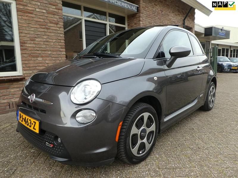 Grijs, metallic lak Occasion 2014 Fiat 500e Hatchback | € 8.950 (Iets duurder) - Afbeelding 1/4