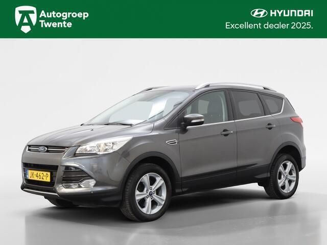 Grijs, metallic lak Gebruikt 2016 Ford Kuga Titanium SUV | € 12.400 (Eerlijke prijs) - Afbeelding 1/4