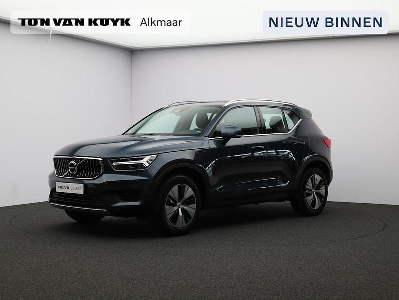 Blauw Gebruikt 2022 Volvo XC40 Inscription SUV | € 34.950 (Eerlijke prijs) - Afbeelding 1/4