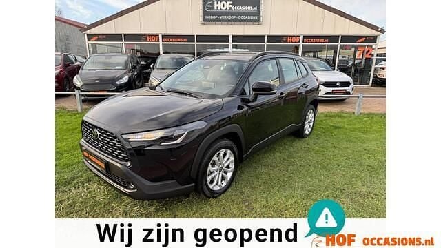 Zwart Occasion 2024 Toyota Corolla Cross Active SUV | € 30.450 (Super prijs) - Afbeelding 1/4