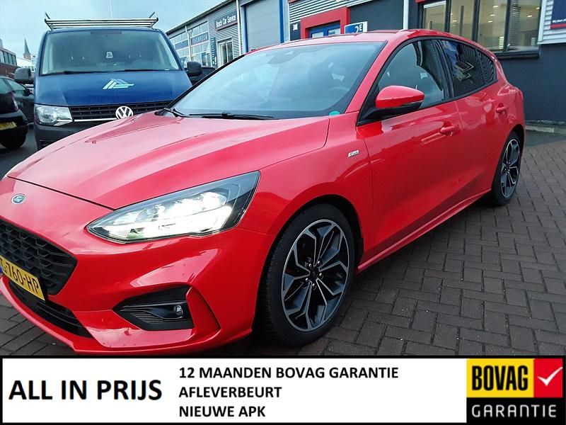 Rood Gebruikt 2019 Ford Focus Business Edition Hatchback | € 16.950 (Eerlijke prijs) - Afbeelding 1/4