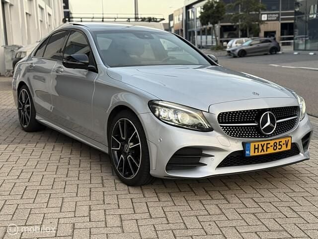 Grijs Gebruikt 2020 Mercedes C180 Business Sedan | € 27.950 (Eerlijke prijs) - Afbeelding 1/4