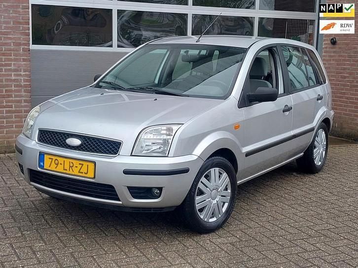 Grijs Gebruikt 2003 Ford Fusion MPV | € 1.050 (Eerlijke prijs) - Afbeelding 1/4