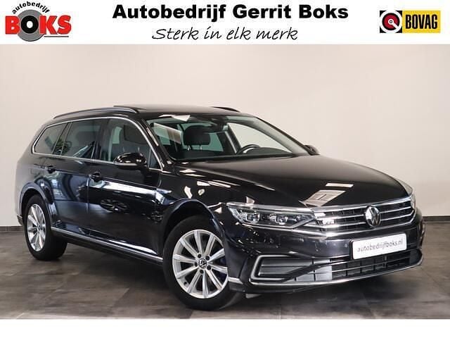 Zwart Gebruikt 2022 VW Passat Business Stationwagen | € 26.350 (Eerlijke prijs) - Afbeelding 1/2