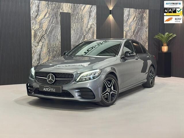 Grijs Gebruikt 2020 Mercedes C180 Business Sedan | € 28.950 (Eerlijke prijs) - Afbeelding 1/4