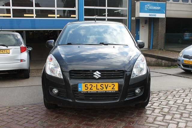 Zwart Gebruikt 2010 Suzuki Splash Exclusive Hatchback | € 3.500 (Eerlijke prijs) - Afbeelding 1/3