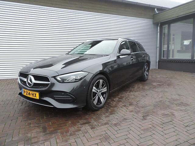 Grijs Gebruikt 2022 Mercedes C180 Luxury Stationwagen | € 29.985 (Goede deal) - Afbeelding 1/4