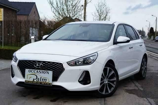 Wit Gebruikt 2017 Hyundai i30 Sedan | € 10.700 - Afbeelding 1/4
