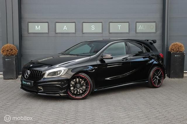 Zwart Gebruikt 2014 Mercedes A45 AMG AMG Hatchback | € 21.240 (Eerlijke prijs) - Afbeelding 1/4
