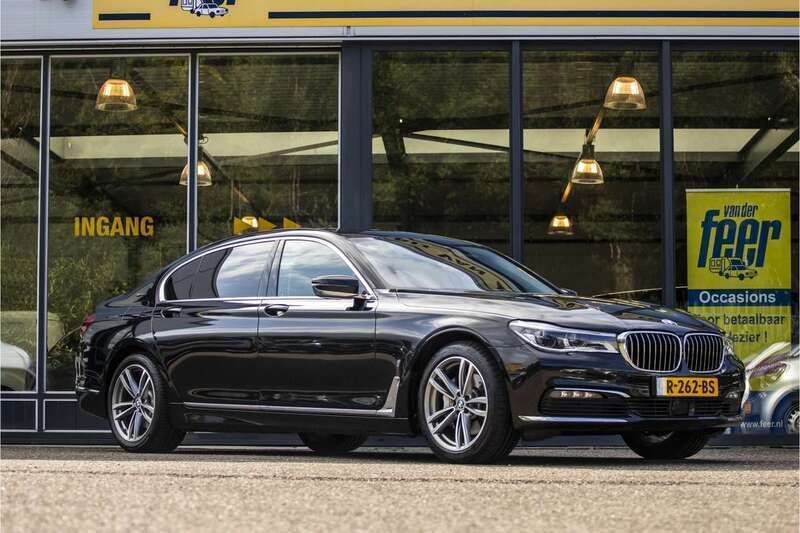 Zwart Gebruikt 2018 BMW 740 Executive Sedan | € 39.950 - Afbeelding 1/4