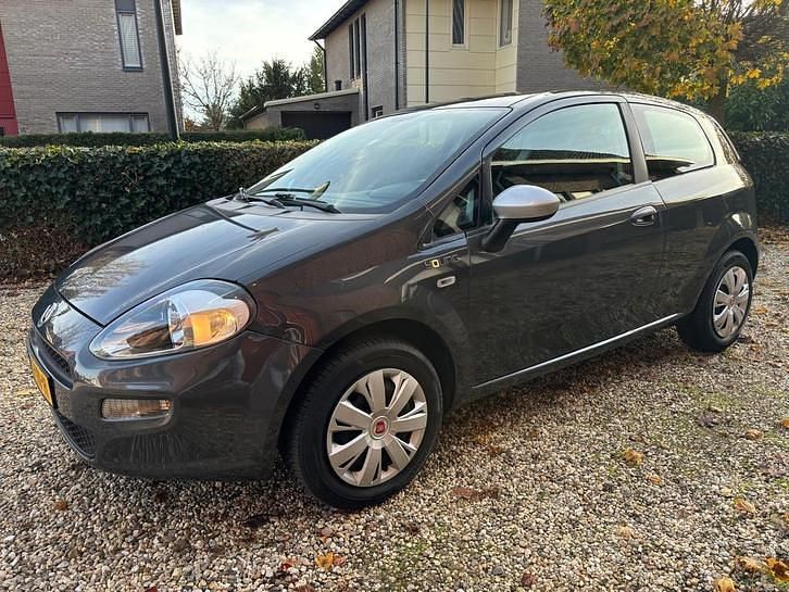 Grijs Gebruikt 2014 Fiat Punto Evo Street Hatchback | € 3.975 (Eerlijke prijs) - Afbeelding 1/4