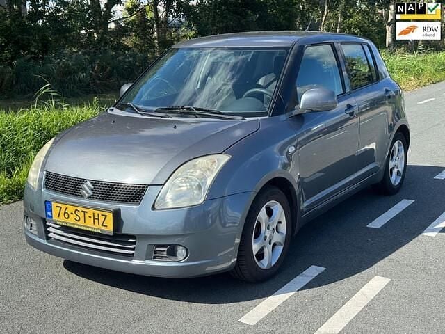 Grijs Gebruikt 2006 Suzuki Swift Hatchback | € 1.499 (Super prijs) - Afbeelding 1/4