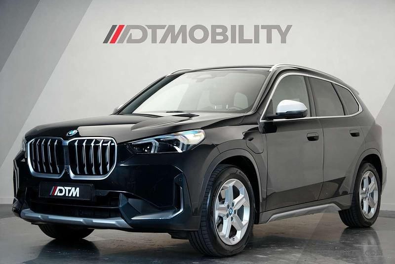 Zwart (metallic) Occasion 2023 BMW X1 SUV | € 39.950 (Super prijs) - Afbeelding 1/4