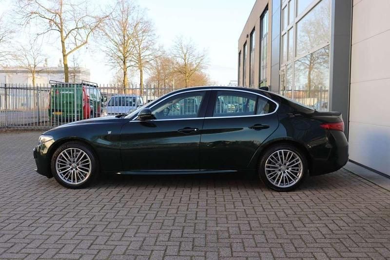 Occasion Alfa Romeo Giulia Ti 202 PK (148 kW) 2021 Groen (metallic) Sedan