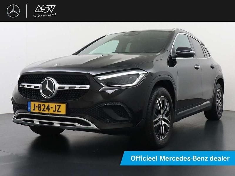 Zwart Gebruikt 2020 Mercedes GLA200 Business SUV | € 34.880 (Eerlijke prijs) - Afbeelding 1/4
