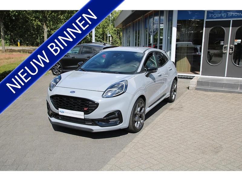Grijs (metallic) Occasion 2024 Ford Puma ST SUV | € 34.750 (Duur) - Afbeelding 1/4