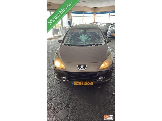 Grijs Occasion 2006 Peugeot 307 Stationwagen | € 1.850 (Eerlijke prijs) - Afbeelding 1/4