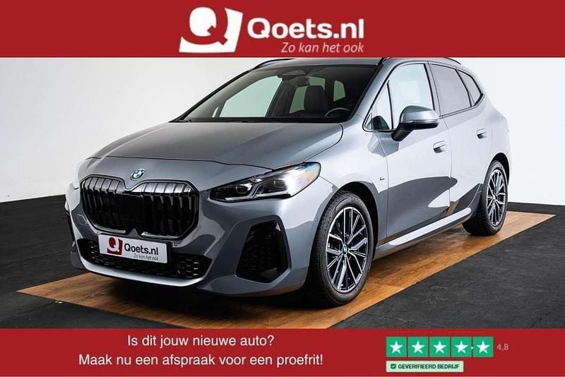 Grijs, metallic lak Gebruikt 2023 BMW 220 Active Tourer M Sport MPV | € 39.950 (Eerlijke prijs) - Afbeelding 1/4