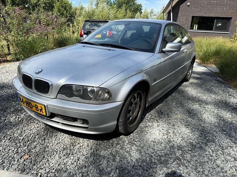 Grijs Gebruikt 2001 BMW 318 Coupé | € 1.250 (Super prijs) - Afbeelding 1/4