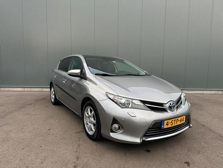 Occasion Toyota Auris 99 PK (72 kW) 2013 Grijs Hatchback