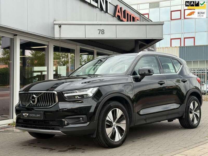 Zwart, metallic lak Gebruikt 2020 Volvo XC40 Inscription SUV | € 26.950 (Goede deal) - Afbeelding 1/4