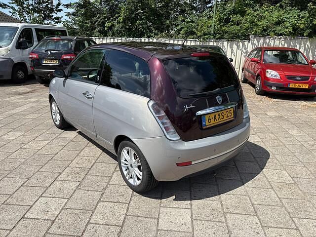 Grijs Gebruikt 2009 Lancia Ypsilon Hatchback | € 2.250 - Afbeelding 1/3