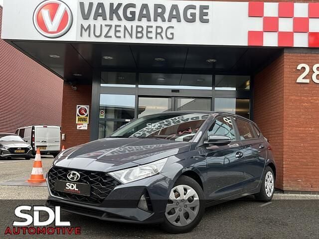 Grijs Gebruikt 2023 Hyundai i20 Comfort Hatchback | € 15.945 (Super prijs) - Afbeelding 1/4