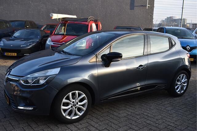 Grijs Occasion 2016 Renault Clio IV Night&Day Hatchback | € 8.950 (Duur) - Afbeelding 1/3