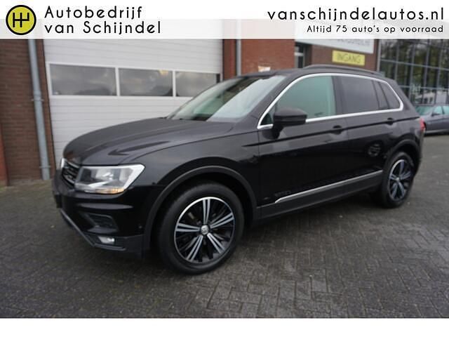 Zwart Gebruikt 2018 VW Tiguan Highline SUV | € 20.945 (Goede deal) - Afbeelding 1/4