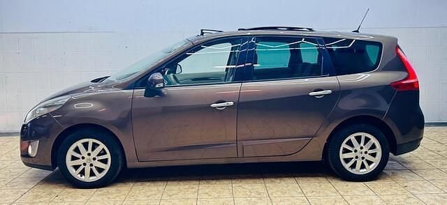 Bruin Gebruikt 2009 Renault Grand Scénic III Privilege MPV | € 5.500 (Eerlijke prijs) - Afbeelding 1/4