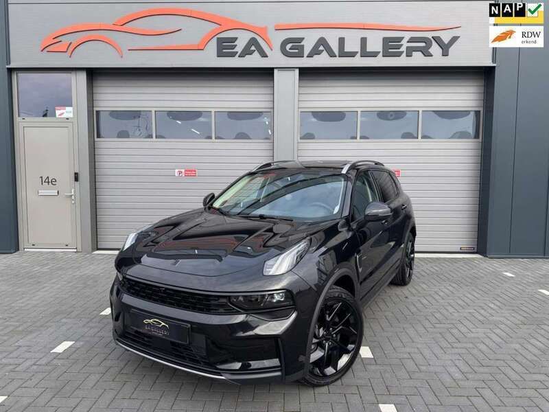 Zwart, metallic lak Gebruikt 2022 Lynk & Co 01 SUV | € 27.999 (Eerlijke prijs) - Afbeelding 1/4