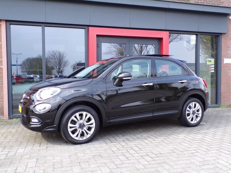 Zwart Gebruikt 2016 Fiat 500X Pop Star SUV | € 9.500 (Eerlijke prijs) - Afbeelding 1/4