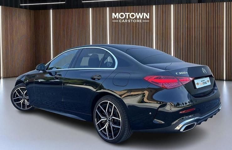 Occasion Mercedes C300e AMG line 2022 Zwart (metallic) Sedan