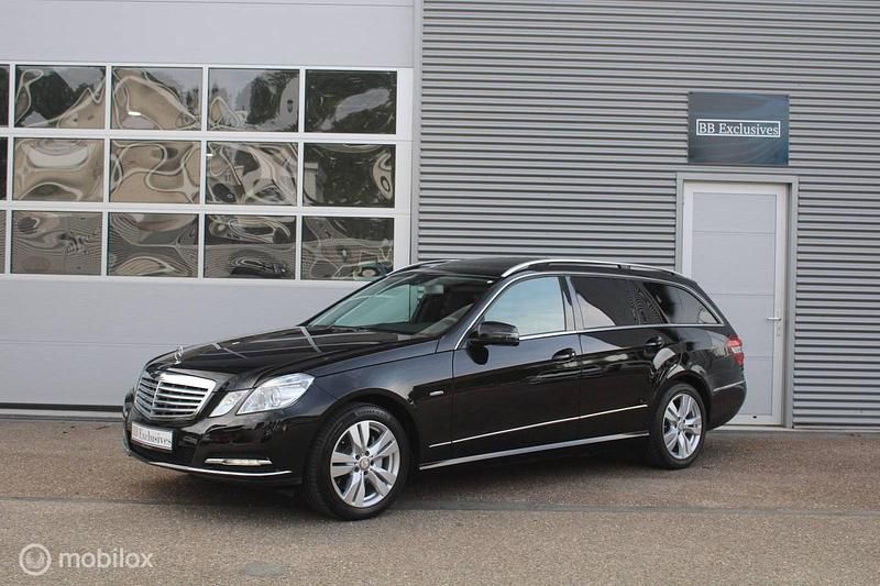 Zwart Gebruikt 2010 Mercedes E350 Elegance Stationwagen | € 25.900 (Duur) - Afbeelding 1/4