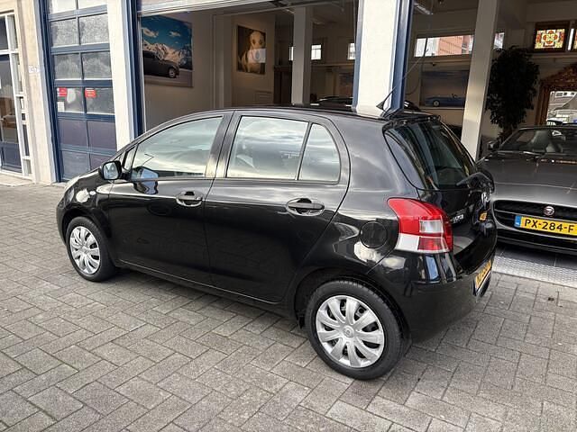Occasion Toyota Yaris Cool 69 PK (50 kW) 2011 Zwart Hatchback