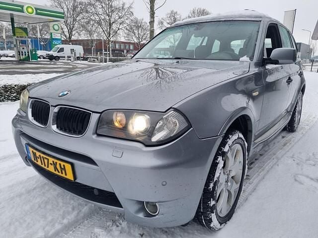 Grijs Occasion 2004 BMW X3 Executive SUV | € 2.749 (Super prijs) - Afbeelding 1/4
