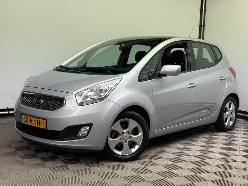 Grijs Gebruikt 2010 Kia Venga Hatchback | € 7.975 (Eerlijke prijs) - Afbeelding 1/4