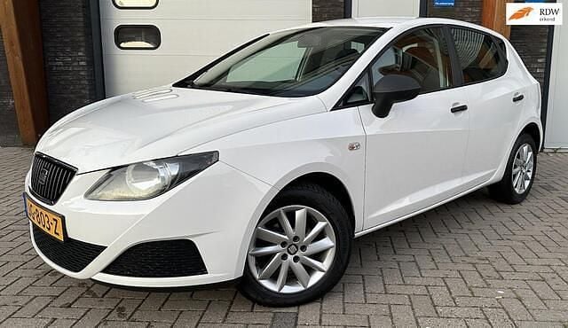 Wit Gebruikt 2009 Seat Ibiza Hatchback | € 4.195 (Eerlijke prijs) - Afbeelding 1/4
