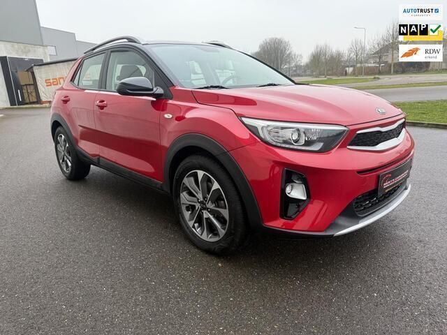 Rood Gebruikt 2019 Kia Stonic SUV | € 14.250 (Eerlijke prijs) - Afbeelding 1/4