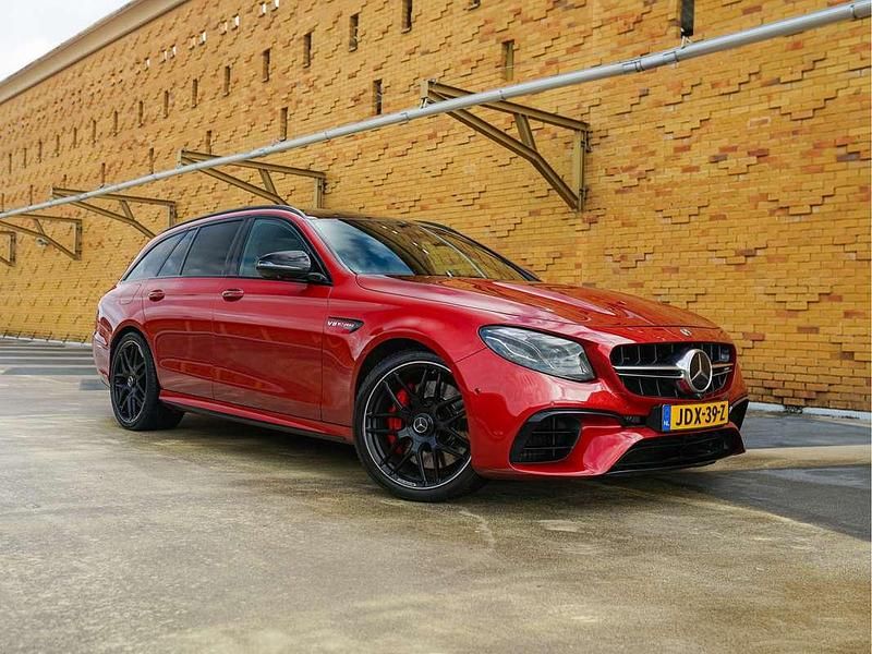 Rood Gebruikt 2018 Mercedes E63 AMG Premium Plus Stationwagen | € 59.750 (Goede deal) - Afbeelding 1/4