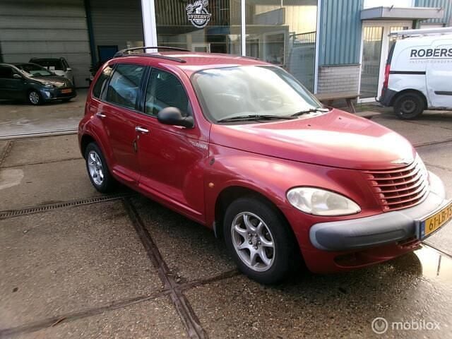Rood Occasion 2002 Chrysler PT Cruiser Clasic Hatchback | € 1.500 (Eerlijke prijs) - Afbeelding 1/4